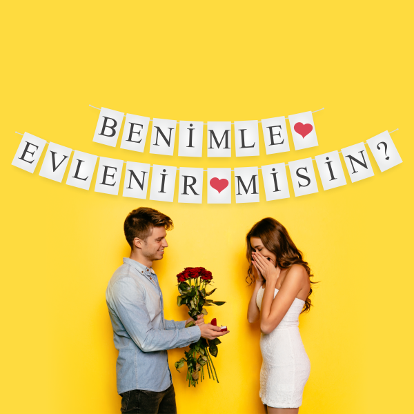 Benimle Evlenir misin? İpe Dizili Kumaş Pankart